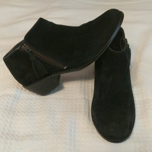 vionic serena ankle boot black